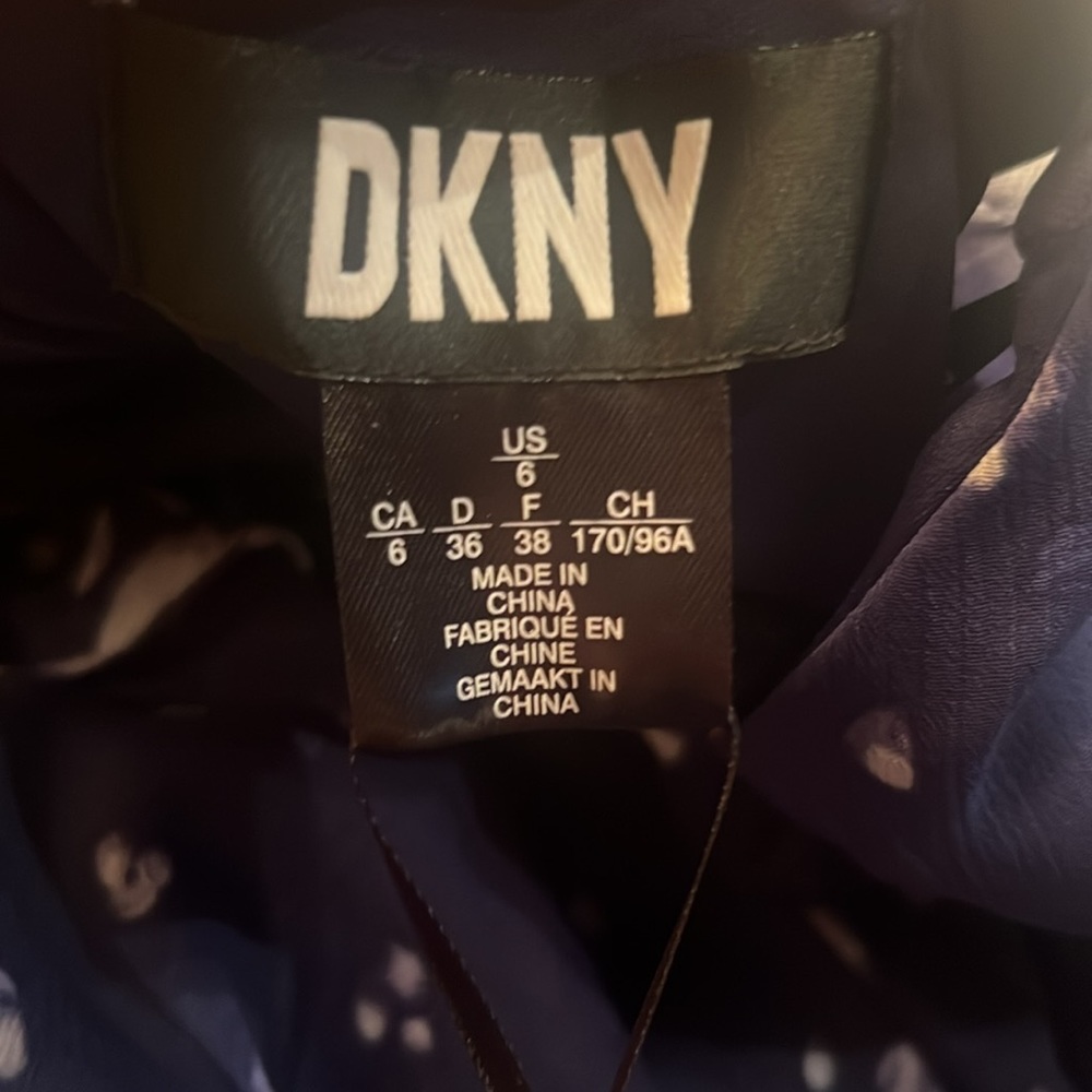 DKNY Scattered Print Asymmetrical Neck Flutter Shortsleeve Ruched Bodice Dress 6 - Picture 4 of 11